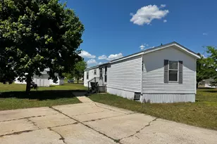 18423 St Joseph Ave, Big Rapids, MI 49307 - Photo 1