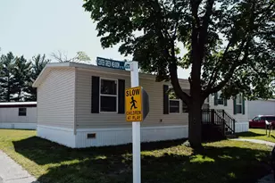 246 Center Green Meadow St SE, Grand Rapids, MI 49548 - Photo 2
