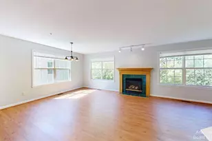 2813 Barclay Wy, Ann Arbor, MI 48105 - Photo 2