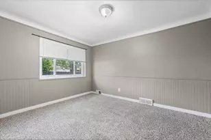 19071 Melvin St, Roseville, MI 48066 - Photo 10