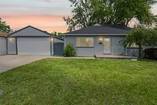 19071 Melvin St, Roseville, MI 48066 - Photo 2