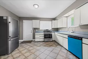 19071 Melvin St, Roseville, MI 48066 - Photo 6
