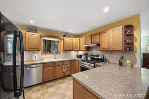 4629 Pine Dr, Holland, MI 49423 - Photo 10
