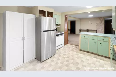 360 N Sword Street SW, Grand Rapids, MI 49548 - Photo 2