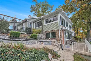 33766 Forest Beach Dr, Eau Claire, MI 49111 - Photo 2