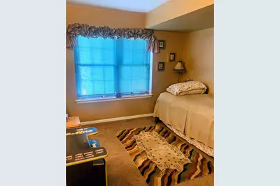 558 Thornhill Court, Belleville, MI 48111 - Photo 6