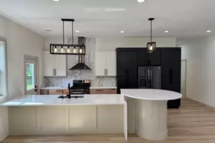 1810 Leonard St NW, Grand Rapids, MI 49534 - Photo 2