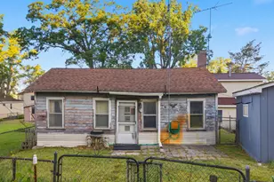 11106 Patterson Lake Dr, Pinckney, MI 48169 - Photo 2