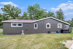 19030 W Almy Rd, Howard City, MI 49329 - Photo 18