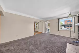 21500 Redmond Ave, Eastpointe, MI 48021 - Photo 4