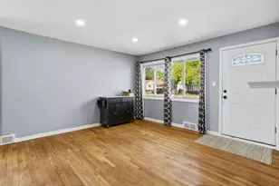 28604 Bohn St, Roseville, MI 48066 - Photo 4