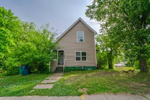 679 W Van Buren Street W, Battle Creek, MI 49037 - Photo 2