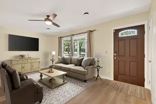 749 Denway Dr, Kalamazoo, MI 49008 - Photo 2