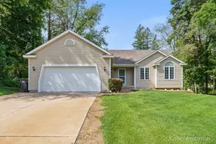1683 Pine Hill Dr, Hastings, MI 49058 - Photo 2