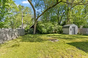 525 W 22nd St, Holland, MI 49423 - Photo 18