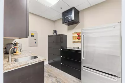 296 W Clay Avenue #4C, Muskegon, MI 49440 - Photo 12