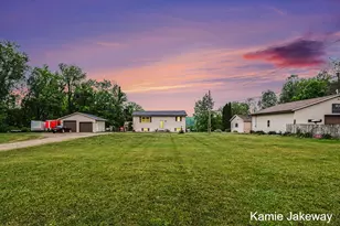 8395 McArthur Ave NE, Belding, MI 48809 - Photo 2