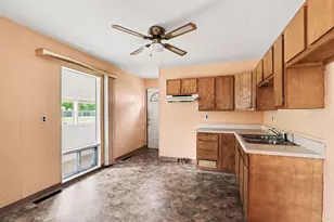 241 Ardmoor Dr, Battle Creek, MI 49037 - Photo 4