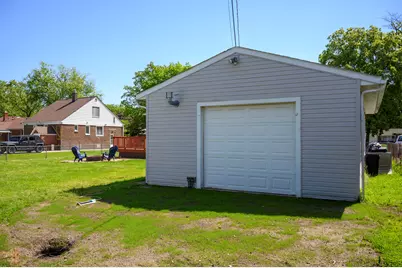 27803 Ruehle Street, Saint Clair Shores, MI 48081 - Photo 18