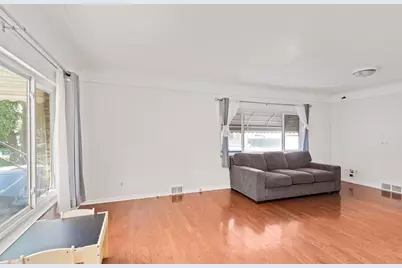 27803 Ruehle Street, Saint Clair Shores, MI 48081 - Photo 8