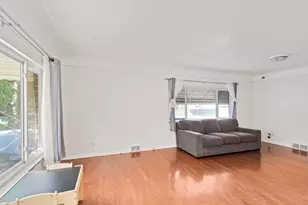 27803 Ruehle St, Saint Clair Shores, MI 48081 - Photo 8