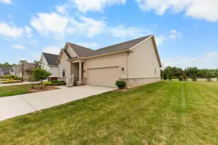 3772 Park Creek Ln, Canton, MI 48188 - Photo 4