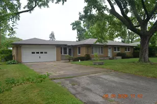 225 Kublick Dr, Benton Harbor, MI 49022 - Photo 1