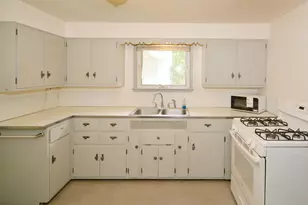 5061 Fordham Ave, Kalamazoo, MI 49048 - Photo 8