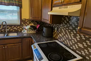 22909 Newport St, Southfield, MI 48075 - Photo 2