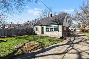 20450 Lancaster St, Harper Woods, MI 48225 - Photo 38