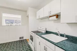 20450 Lancaster St, Harper Woods, MI 48225 - Photo 16
