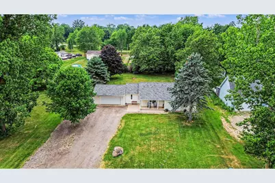 11332 Crestview Drive E, Cement City, MI 49233 - Photo 4