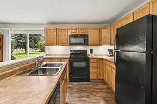 11332 Crestview Dr E, Cement City, MI 49233 - Photo 10
