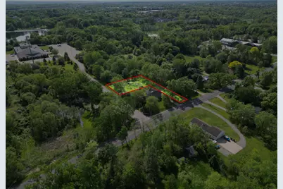 2326 Dean Lake Avenue NE, Grand Rapids, MI 49505 - Photo 2