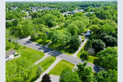 2326 Dean Lake Avenue NE, Grand Rapids, MI 49505 - Photo 4
