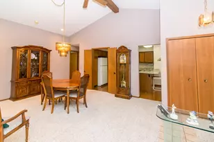 37648 N Laurel Park Dr, Livonia, MI 48152 - Photo 12