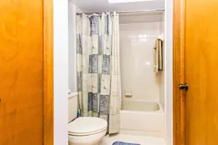 37648 N Laurel Park Dr, Livonia, MI 48152 - Photo 30