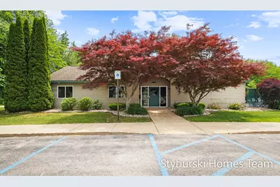5877 Crosswinds Drive #31, Norton Shores, MI 49444 - Photo 4
