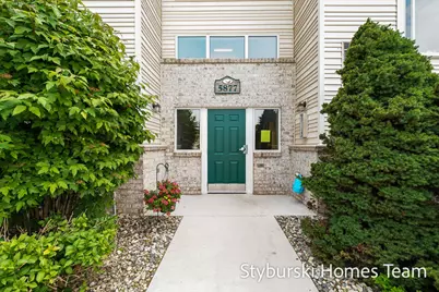 5877 Crosswinds Drive #31, Norton Shores, MI 49444 - Photo 2