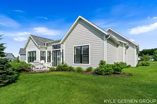694 Bayshore Dr, Holland, MI 49424 - Photo 34