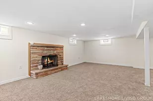 512 Orchard Ave, Grand Haven, MI 49417 - Photo 28