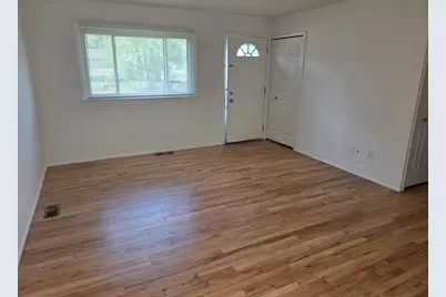 1060 Commonwealth Avenue, Ypsilanti, MI 48198 - Photo 4