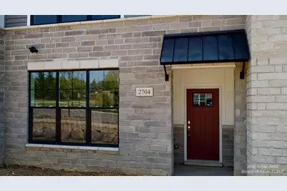 2704 S Spurway Drive, Ann Arbor, MI 48105 - Photo 2