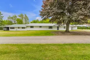 7038 Whitmore Lake Rd, Whitmore Lake, MI 48189 - Photo 2