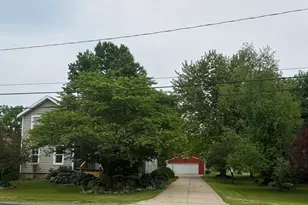 283 East Ave, Napoleon, MI 49261 - Photo 2
