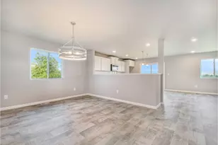 4883 Knollwood Dr, Saint Joseph, MI 49085 - Photo 10