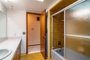5097 Collington Dr, Troy, MI 48098 - Photo 42