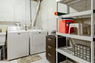 1012 Calvary Ave NW, Grand Rapids, MI 49504 - Photo 38