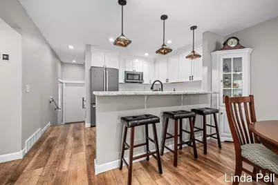 179 Laurelwood Court SW, Grand Rapids, MI 49548 - Photo 4