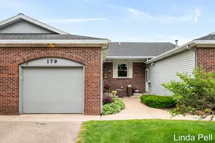 179 Laurelwood Ct SW, Grand Rapids, MI 49548 - Photo 2